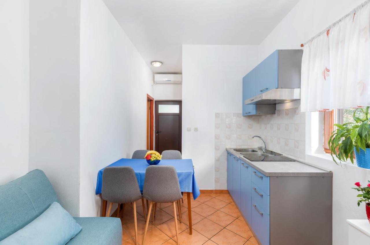 Center Of Fazana Apartments Katarina מראה חיצוני תמונה
