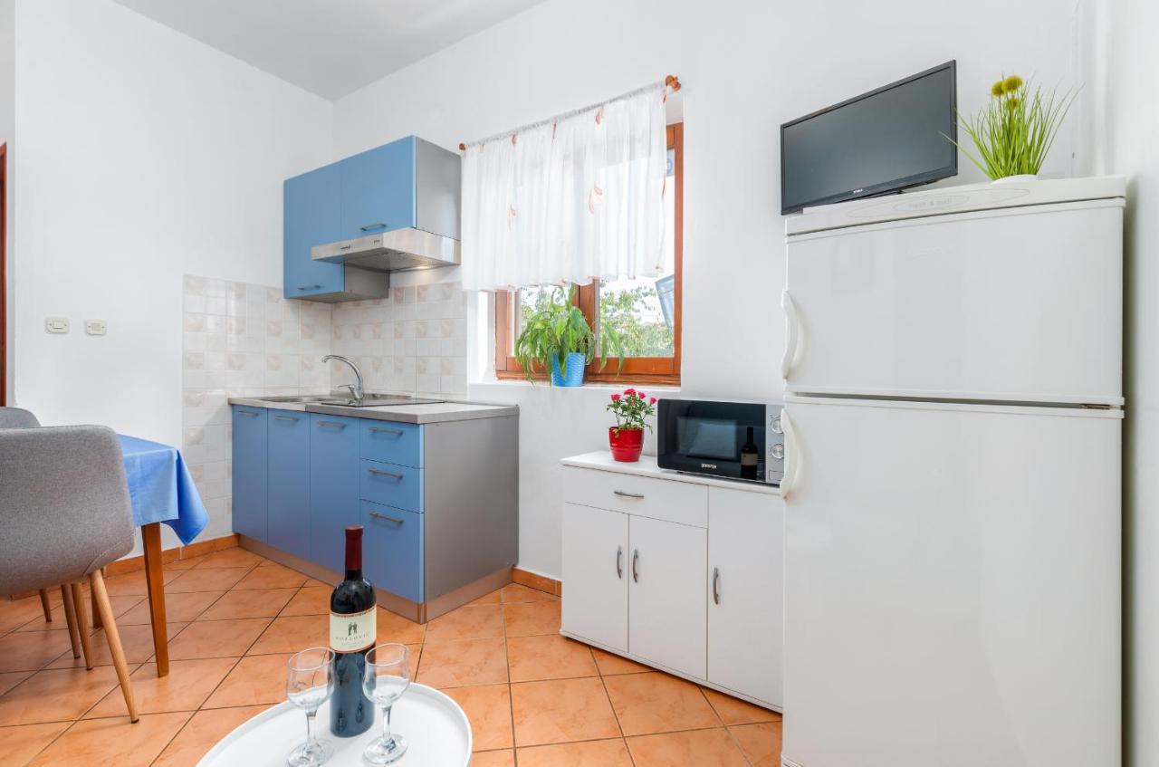 Center Of Fazana Apartments Katarina מראה חיצוני תמונה